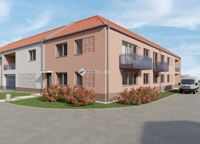 Eladó téglalakás, Szigetváron 33 M Ft, 2 szobás