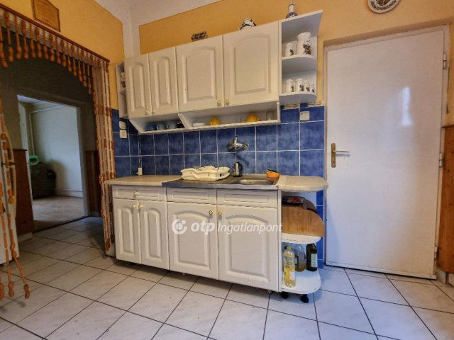 Eladó családi ház, Pápán 42.5 M Ft, 2+1 szobás