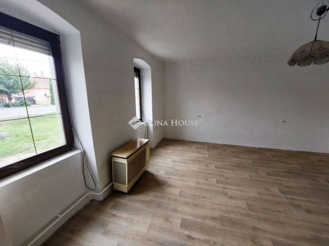 Eladó családi ház, Pálin 24.9 M Ft, 2 szobás