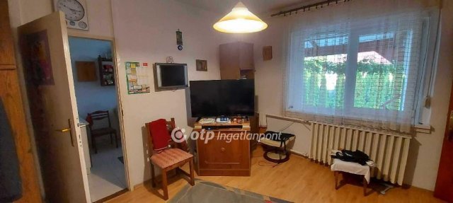 Eladó családi ház, Egerben 99 M Ft, 6 szobás