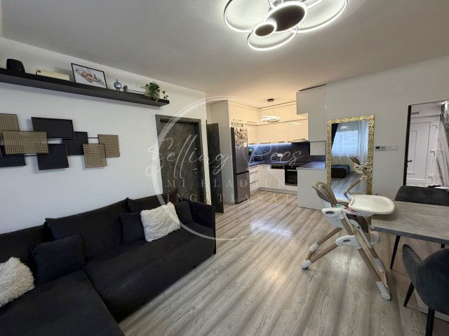 Eladó téglalakás, Pécsett, Pellérdi úton 59.9 M Ft, 2+1 szobás