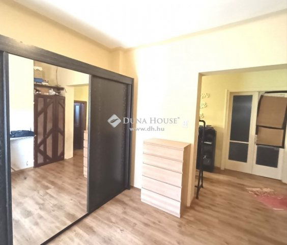 Eladó családi ház, Tápiószecsőn 49.5 M Ft, 7 szobás