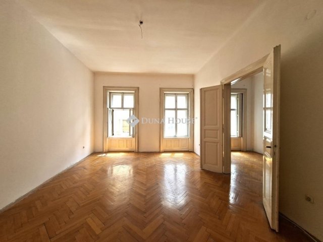 Eladó téglalakás, Budapesten, VIII. kerületben 80.4 M Ft