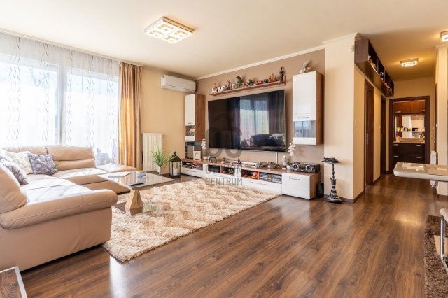 Eladó téglalakás, Budapesten, III. kerületben 138 M Ft, 3 szobás