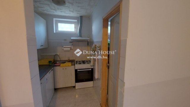 Eladó családi ház, Turán 45 M Ft, 3 szobás