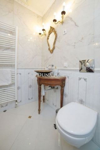 Eladó téglalakás, Budapesten, V. kerületben 199.7 M Ft, 3 szobás