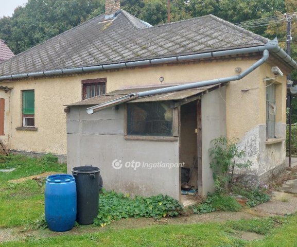 Eladó családi ház, Koroncón 39 M Ft, 2 szobás