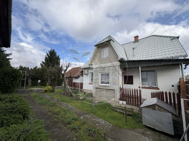Eladó családi ház, Gyulán 47.99 M Ft, 5 szobás