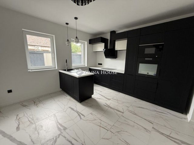 Eladó családi ház, Budapesten, XV. kerületben 168 M Ft, 4 szobás