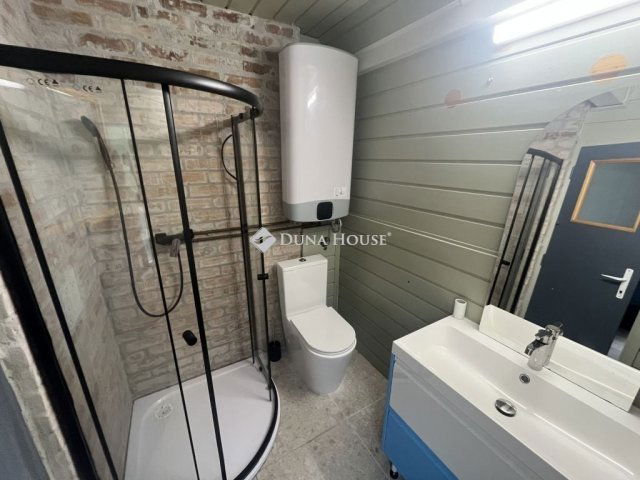 Eladó családi ház, Kulcson 65 M Ft, 2 szobás