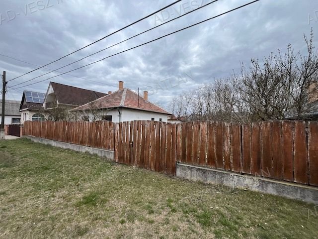 Eladó családi ház, Üllőn 49.9 M Ft, 2 szobás