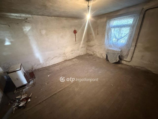 Eladó családi ház, Tiszakécskén 8.9 M Ft, 2 szobás