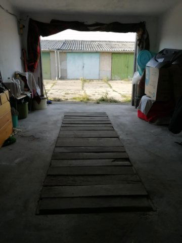 Eladó garázs, Oroszlányban 4.9 M Ft / költözzbe.hu