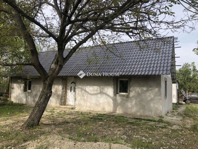 Eladó családi ház, Kecskeméten 23.5 M Ft, 2 szobás