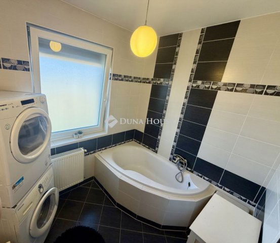 Eladó téglalakás, Debrecenben, Kishegyesi úton 75.9 M Ft