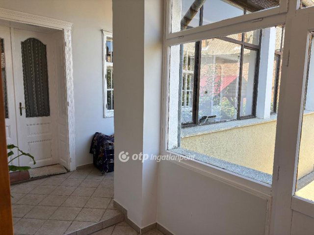 Eladó családi ház, Véménden 46.9 M Ft, 5 szobás