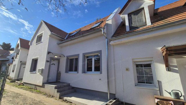 Eladó családi ház, Sopronban 79.9 M Ft, 3 szobás