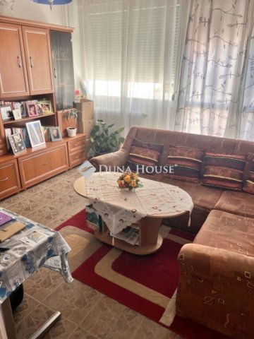 Eladó téglalakás, Zircen 59 M Ft, 4 szobás