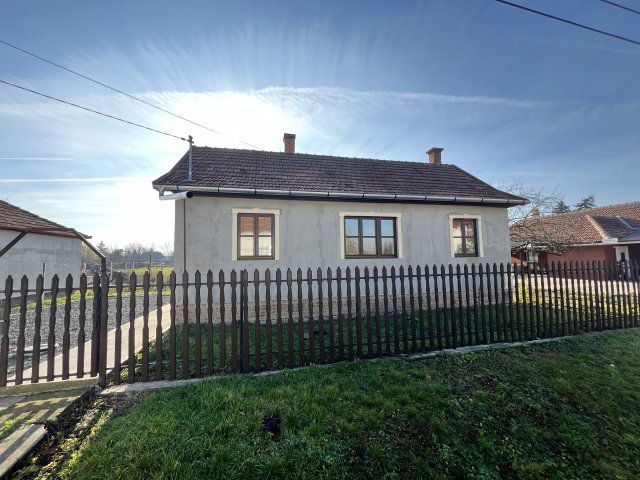 Eladó családi ház, Sarkadon, Nagymező utcában 14.9 M Ft