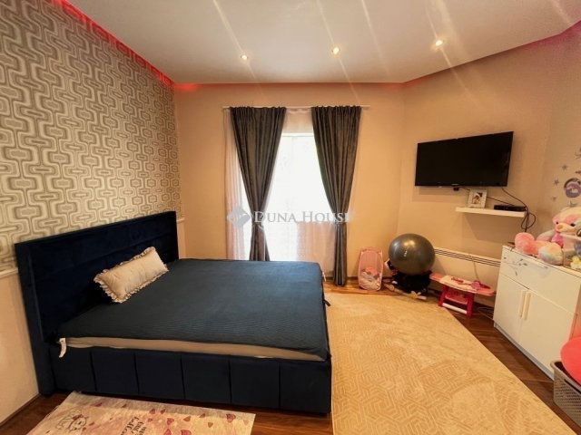 Eladó családi ház, Budapesten, XVI. kerületben 67.9 M Ft