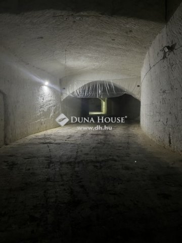 Eladó ipari ingatlan, Budapesten, XXII. kerületben 199.999 M Ft