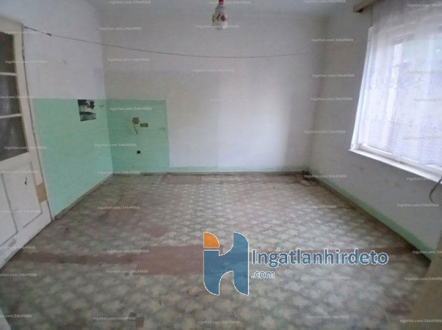 Eladó családi ház, Zagyvaszántón 25 M Ft, 2 szobás