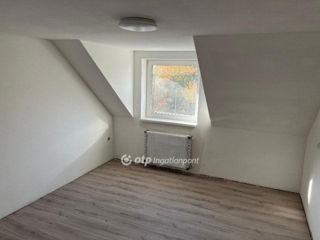 Eladó családi ház, Majosházán 129 M Ft, 6+2 szobás