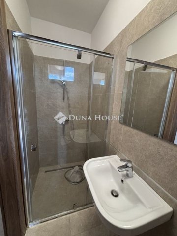 Kiadó ikerház, albérlet, Kecskeméten 490 E Ft / hó, 5 szobás