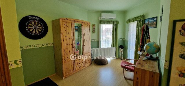 Eladó családi ház, Nyíregyházán 145 M Ft, 7 szobás