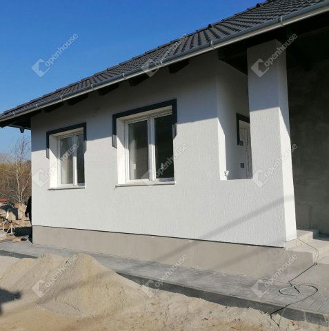 Eladó családi ház, Tápióságon 44.9 M Ft, 2 szobás