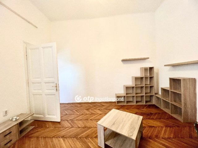 Eladó téglalakás, Budapesten, V. kerületben 79.5 M Ft, 2 szobás