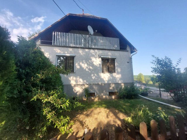 Eladó családi ház, Szalaszenden 30 M Ft, 3 szobás