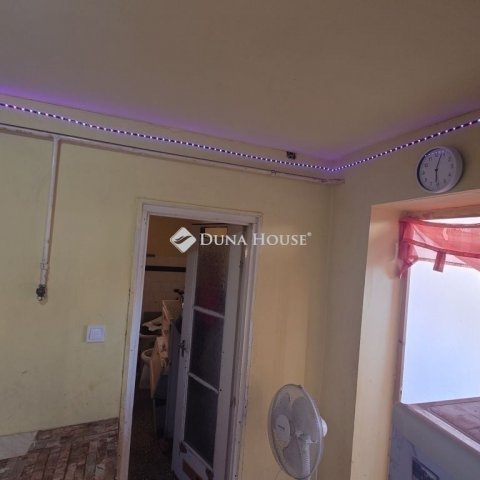 Eladó családi ház, Monoron 43.5 M Ft, 4 szobás