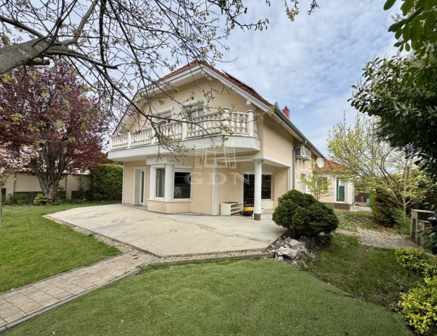 Eladó családi ház, Budaörsön 299 M Ft, 5+1 szobás