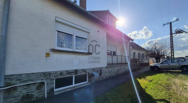 Eladó családi ház, Vépen 81.4 M Ft, 5 szobás