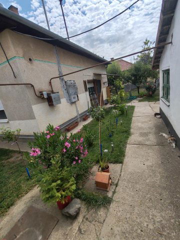 Eladó családi ház, Tiszaföldváron 11.2 M Ft, 2 szobás