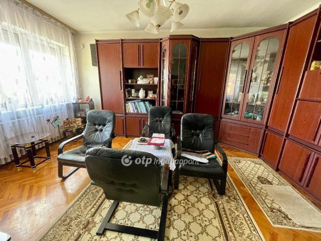 Eladó családi ház, Pétfürdőn 58 M Ft, 2+2 szobás