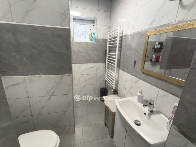 Eladó családi ház, Pusztaszabolcson 61.9 M Ft, 3 szobás