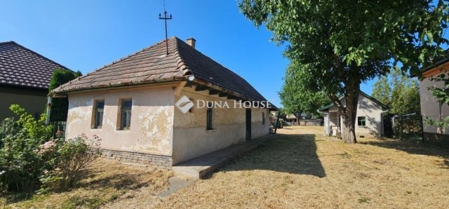 Eladó családi ház, Tápiószecsőn 23.9 M Ft, 2 szobás