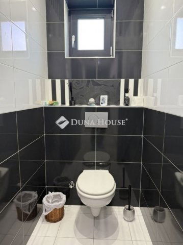 Eladó családi ház, Péterin 159 M Ft, 3 szobás