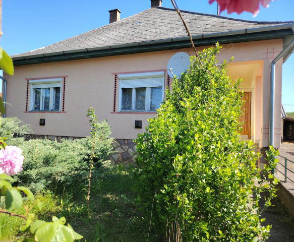 Eladó családi ház, Verpeléten 23.9 M Ft, 3 szobás