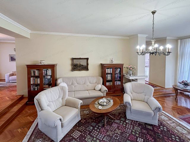Eladó családi ház, Nagykőrösön 76.9 M Ft, 8 szobás