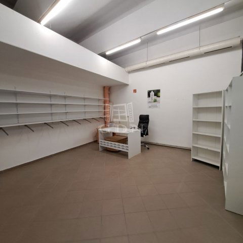 Eladó üzlethelyiség, Veszprémben 29.5 M Ft