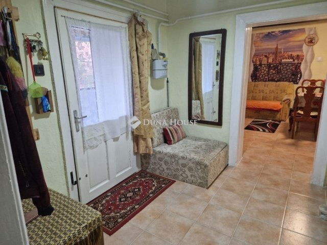 Eladó családi ház, Kókán 39.99 M Ft, 2 szobás