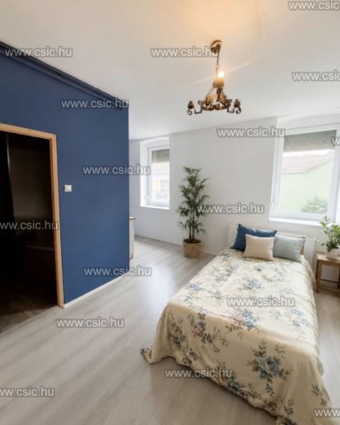 Eladó családi ház, Pomázon 62 M Ft, 4 szobás