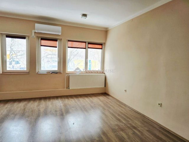 Kiadó iroda, Pécsett 60 E Ft / hó / költözzbe.hu