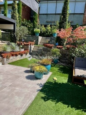 Eladó téglalakás, Pécsett 149 M Ft, 3 szobás