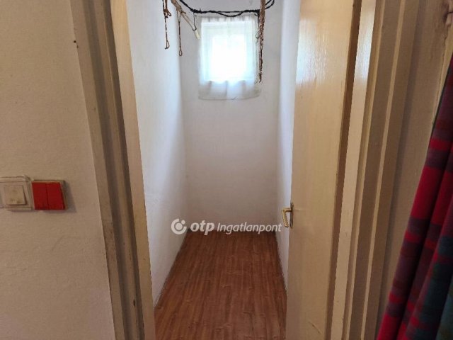 Eladó családi ház, Szeghalmon 16 M Ft, 4 szobás
