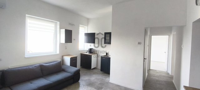 Eladó családi ház, Ajkán 61.5 M Ft, 4 szobás