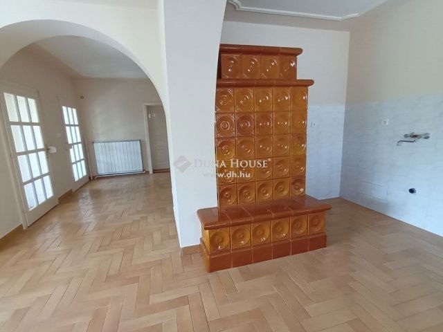 Eladó családi ház, Kecskeméten 107.9 M Ft, 3 szobás